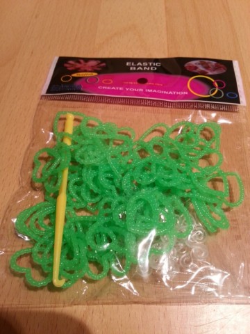 Pearl bands hartjes donkergroen